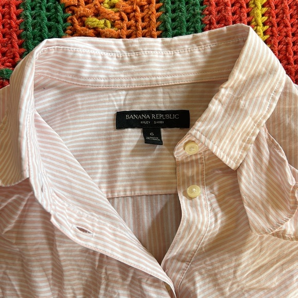 Banana Republic Ruffled Riley Shirt - Picture 4 of 4